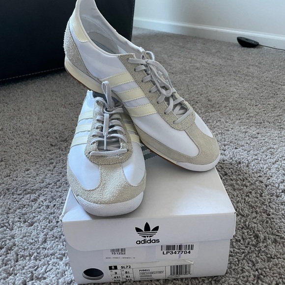 NEW Authentic Adidas Women’s Athletic Shoes Size 9 - Picture 8 of 16